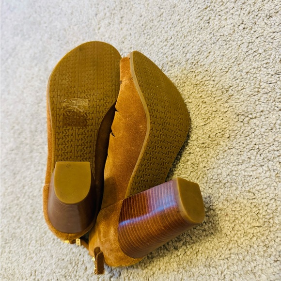 MICHAEL Michael Kors Elsie Cutout Lace-Up Bootie Size 7 - Picture 5 of 8